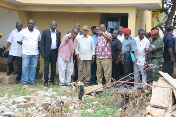 En visite dans les quartiers précaires : Ouattara rencontre ses victimes